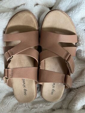 [JUST IN] Easy Street Women’s Tan Slide Sandals with Buckle Open-Toe Flats  8